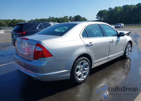 2010 Ford Fusion Se z USA, uszkodzony, nr VIN 3FAHP0HA5AR401823
